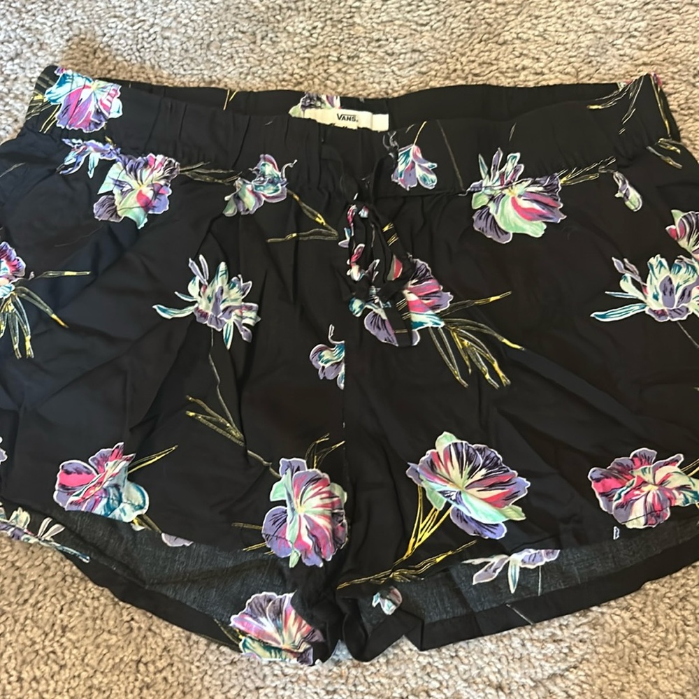 Vans Shorts Size M